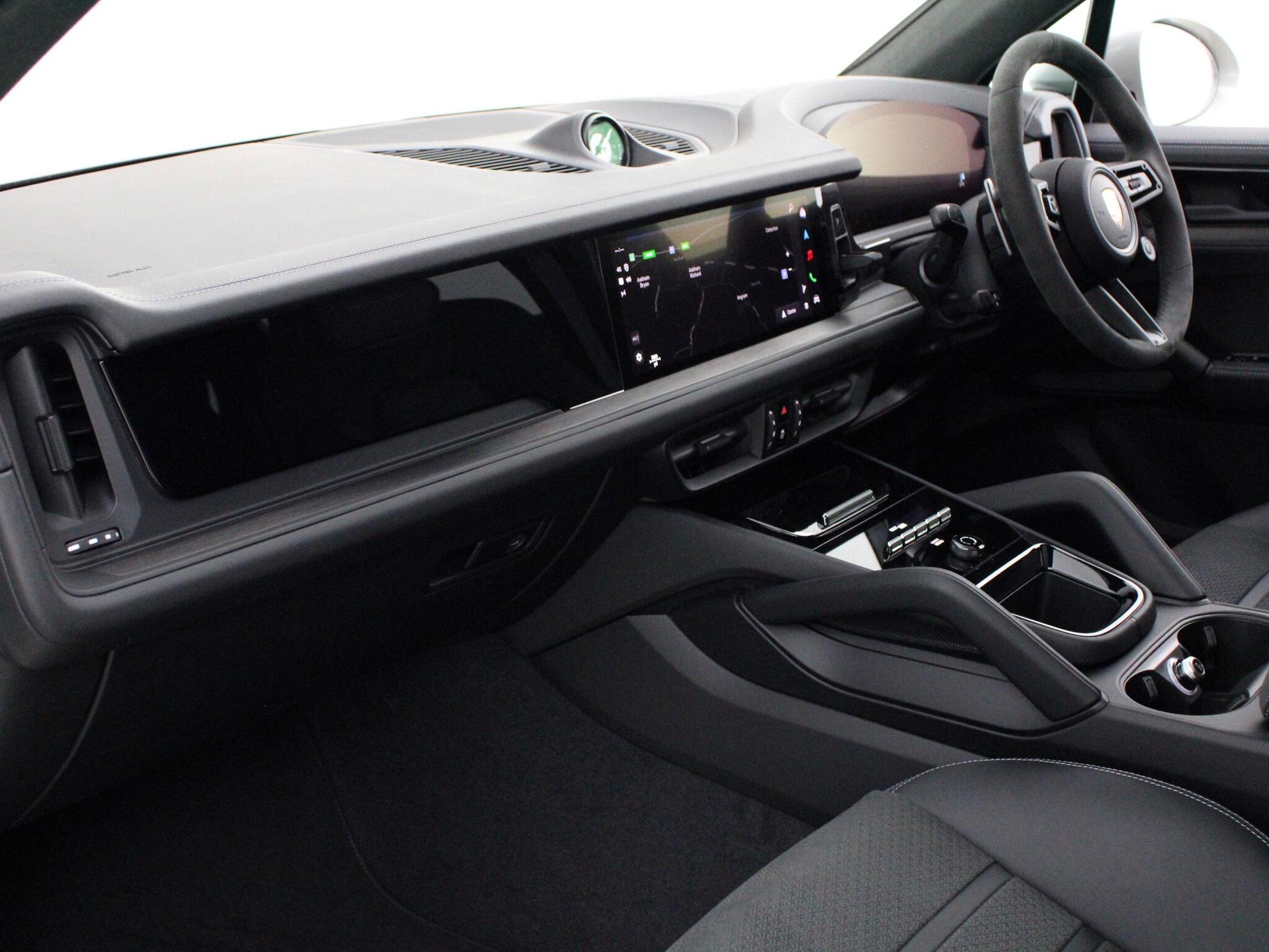 Porsche Cayenne view 3