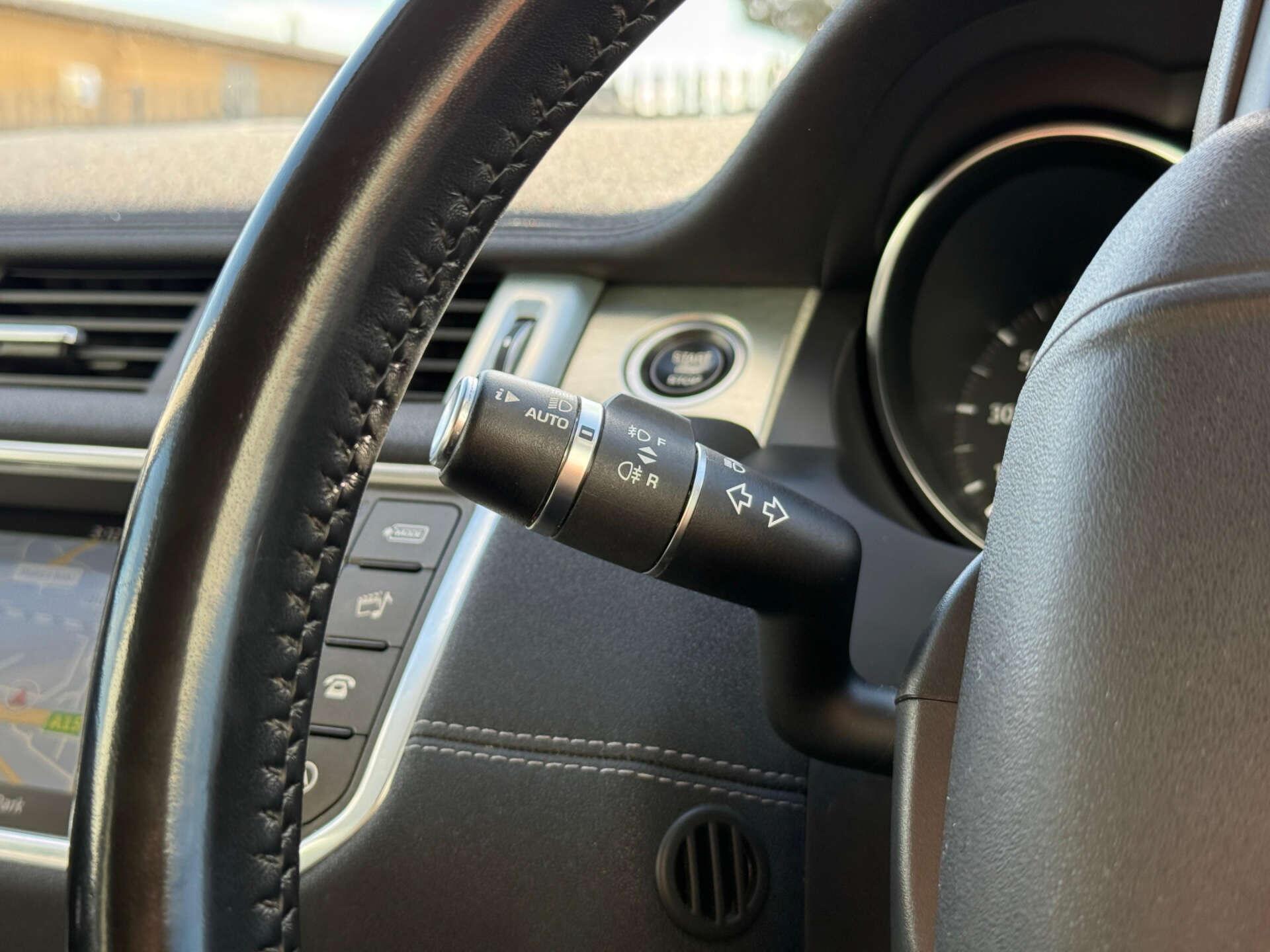 Land Rover Range Rover Evoque view 31