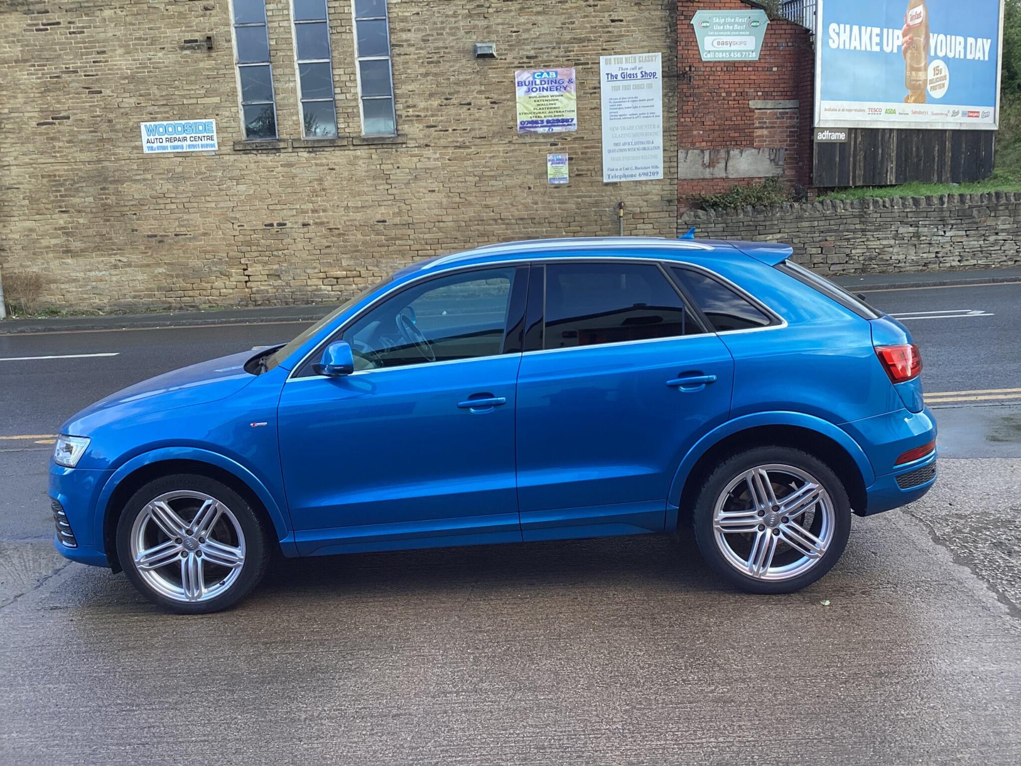 Audi Q3 view 6