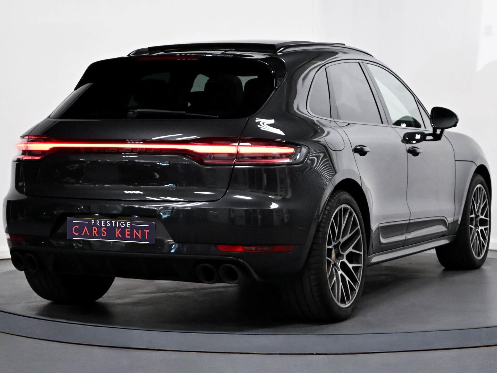 Porsche Macan view 24
