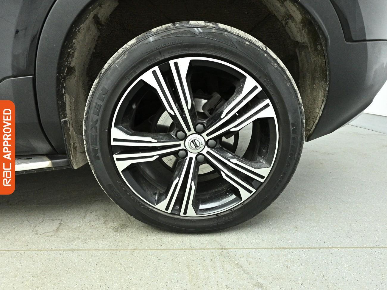 Volvo XC40 view 14