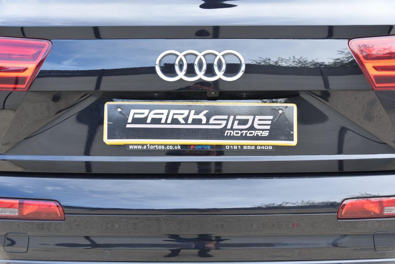 Audi Q7 view 20