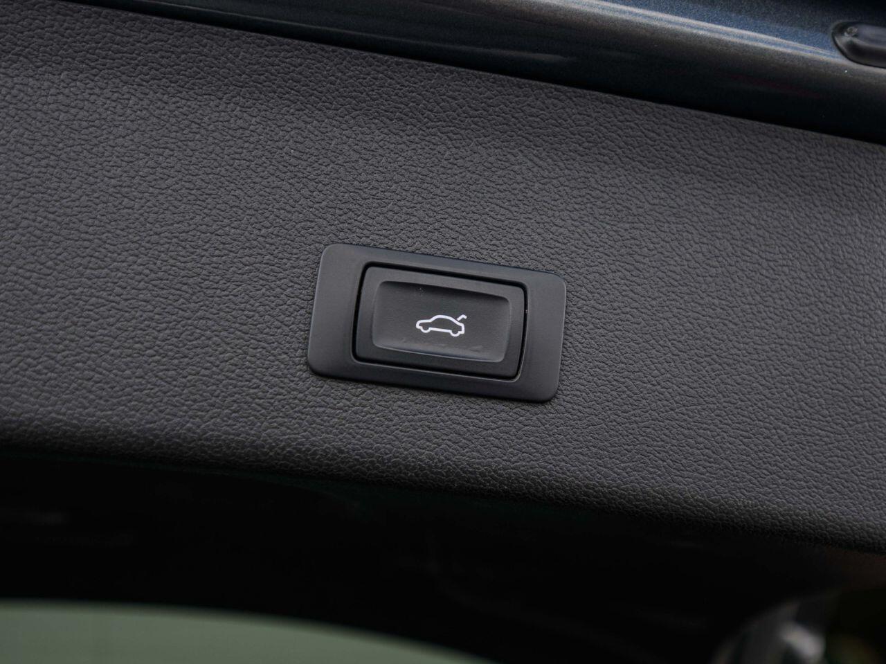 Audi RS4 view 41