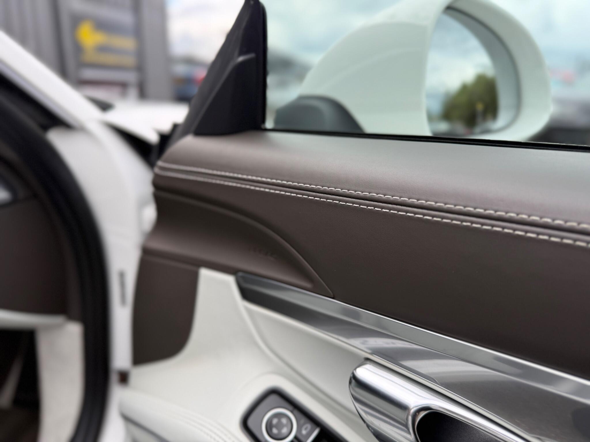Porsche 911 view 26