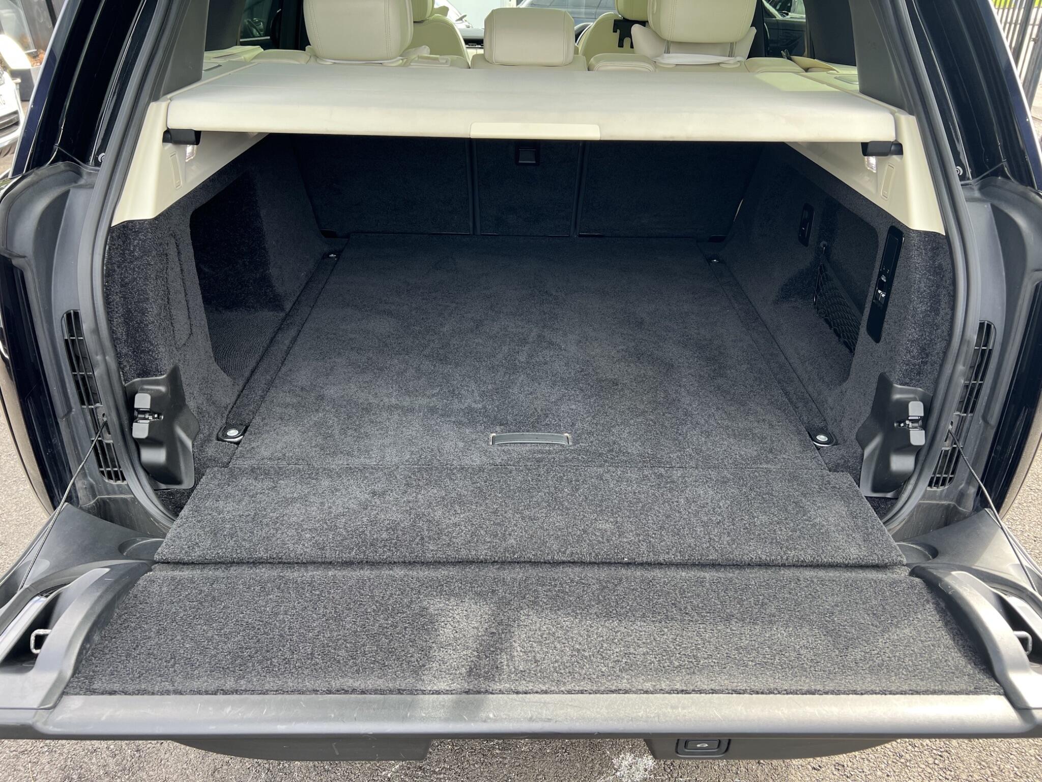 Land Rover Range Rover view 24