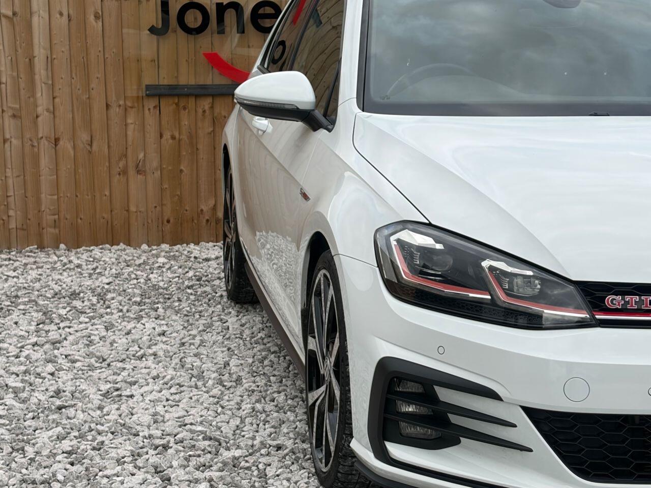 Volkswagen Golf view 6