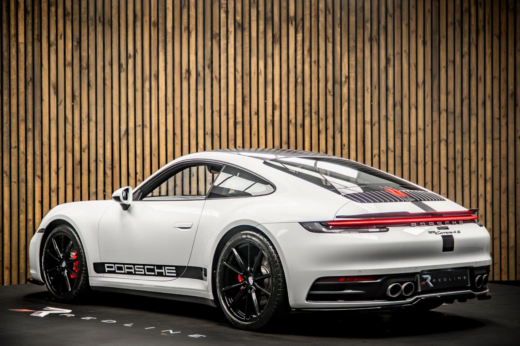 Porsche 911 view 3