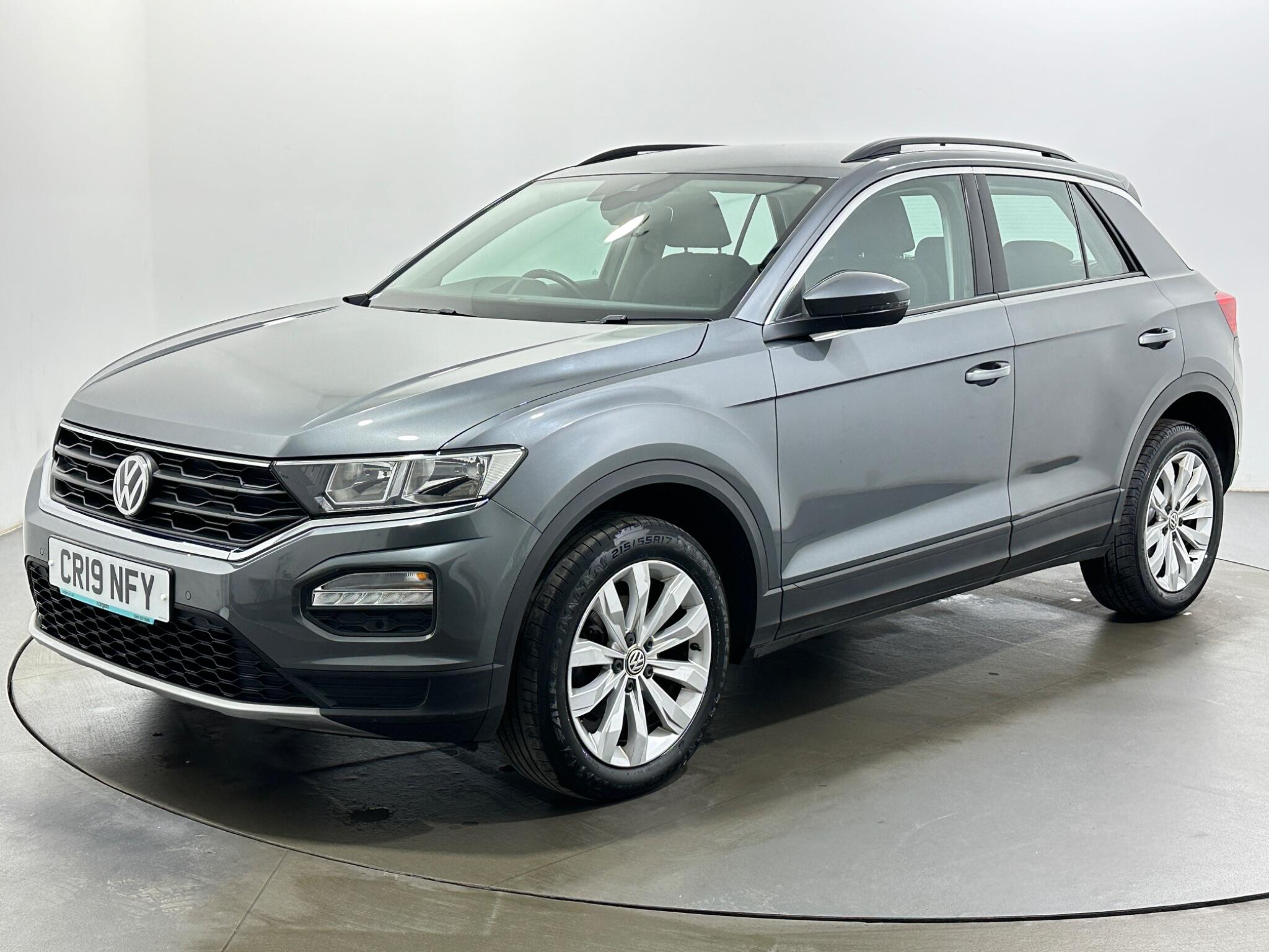 Volkswagen T-Roc view 4