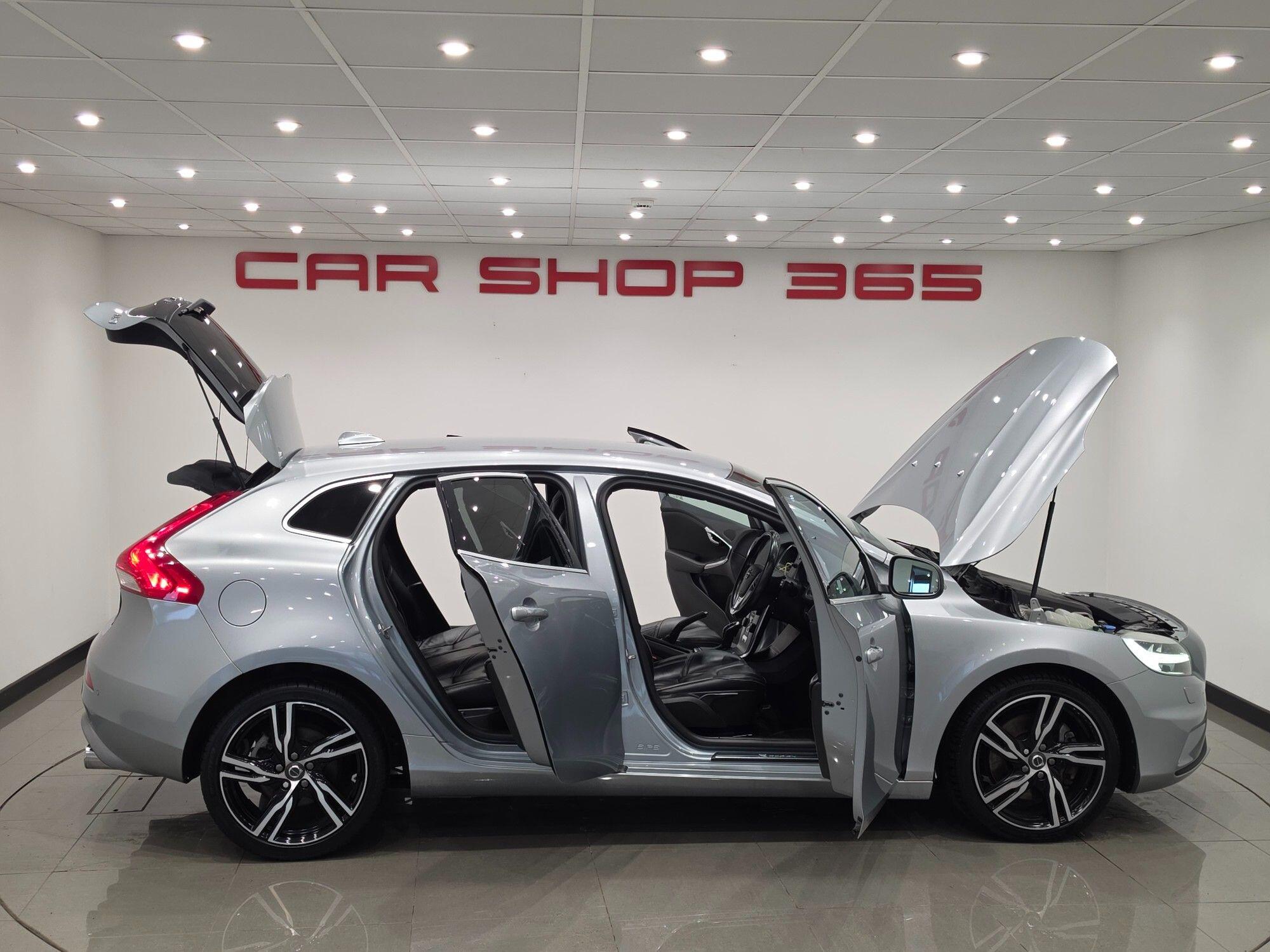 Volvo V40 view 34