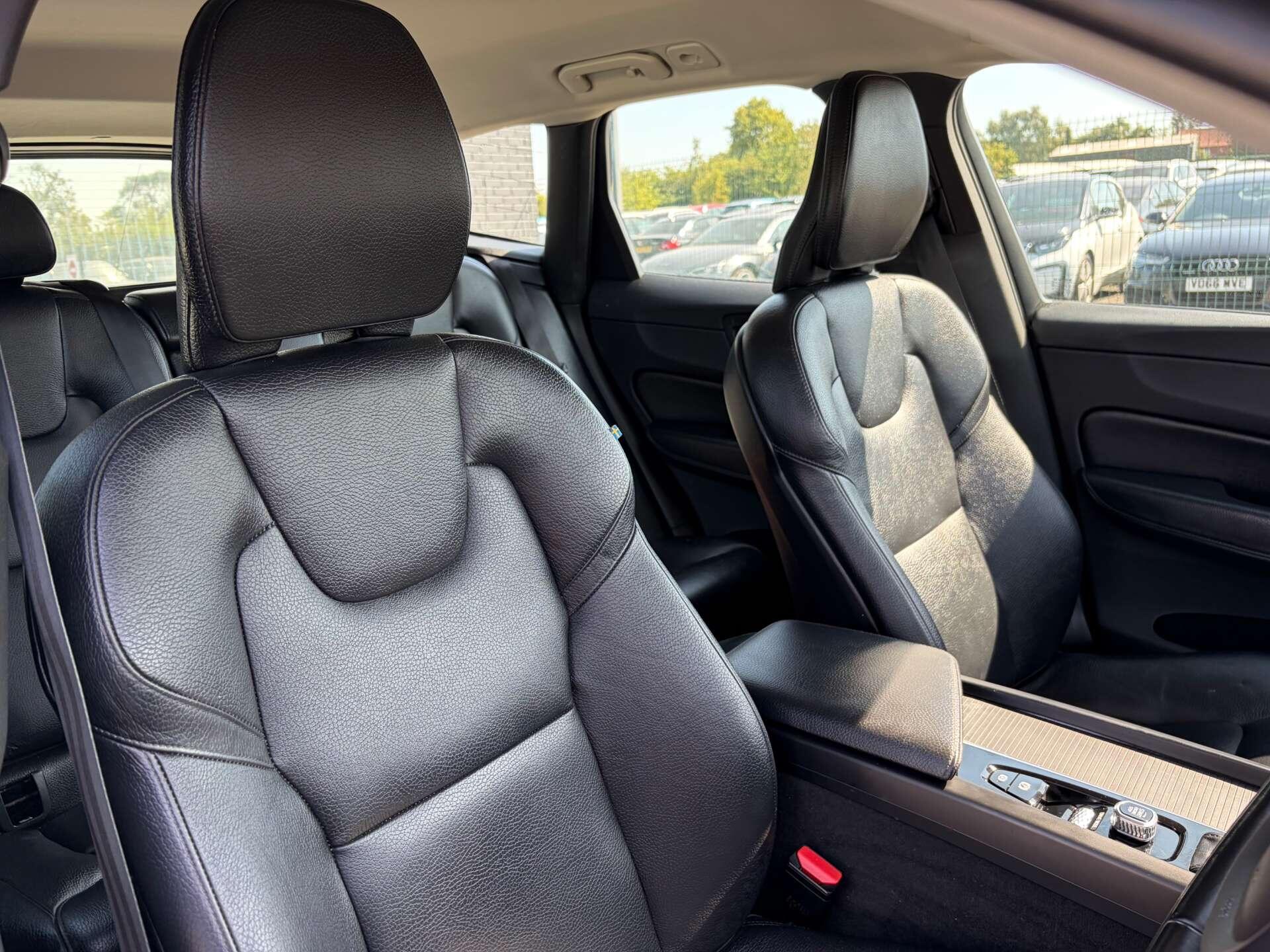 Volvo XC60 view 36