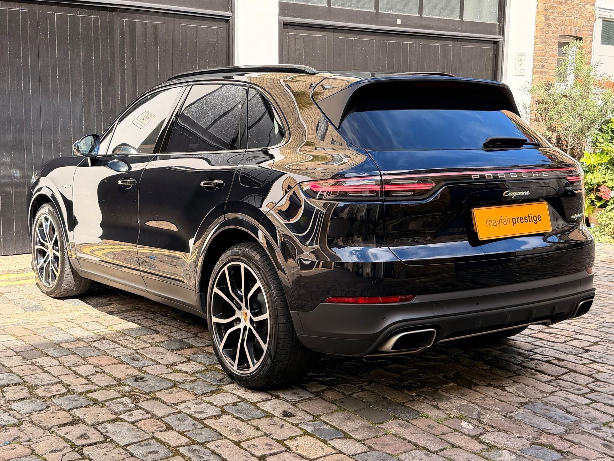 Porsche Cayenne view 12