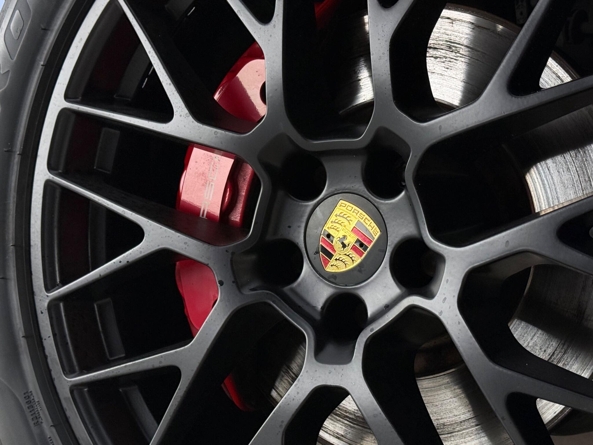 Porsche Macan view 10