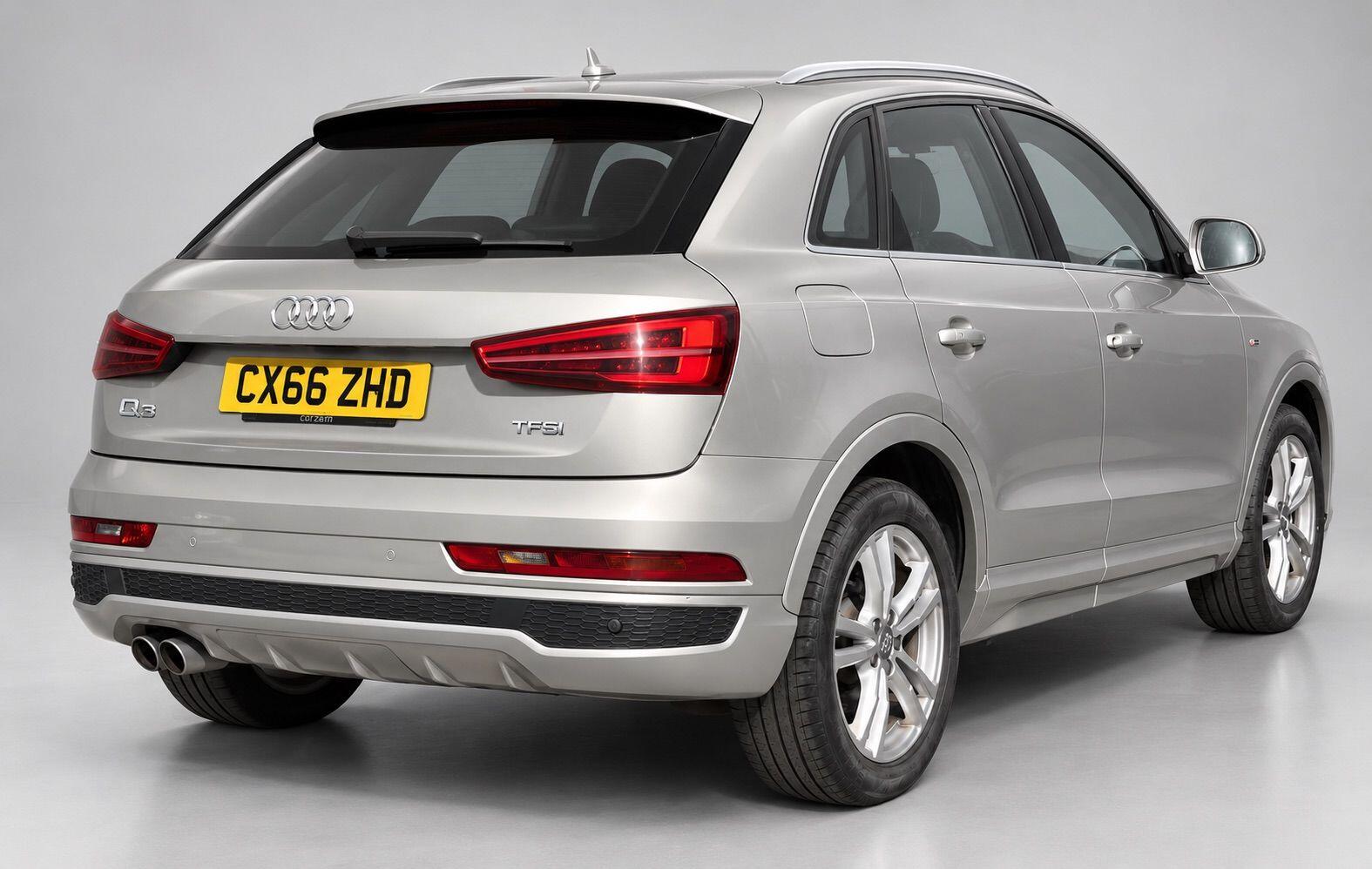 Audi Q3 view 15