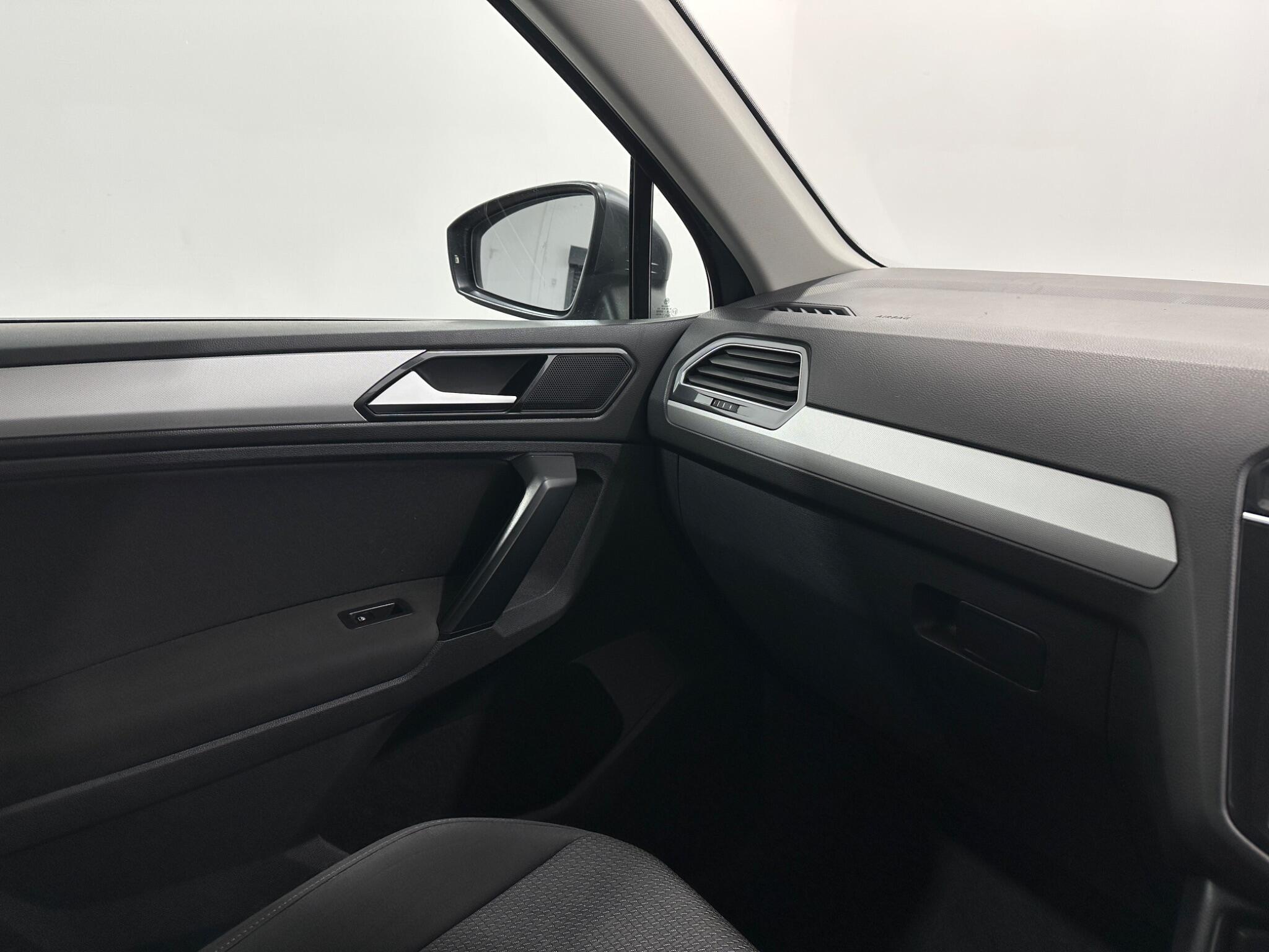 Volkswagen Tiguan view 22