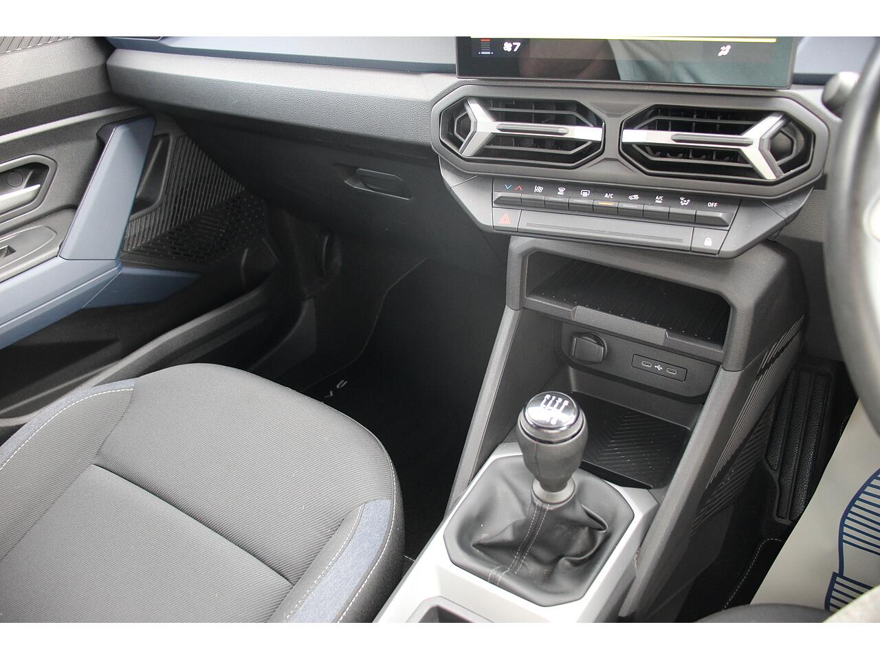 Dacia Duster view 24