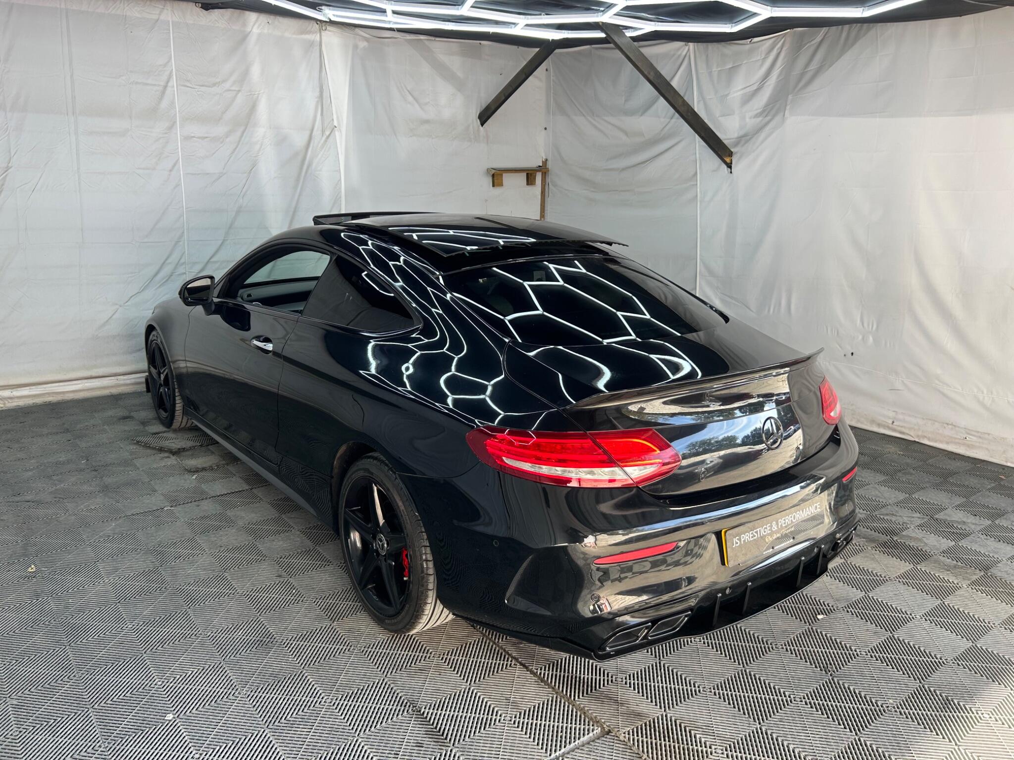 Mercedes-Benz C-Class view 4