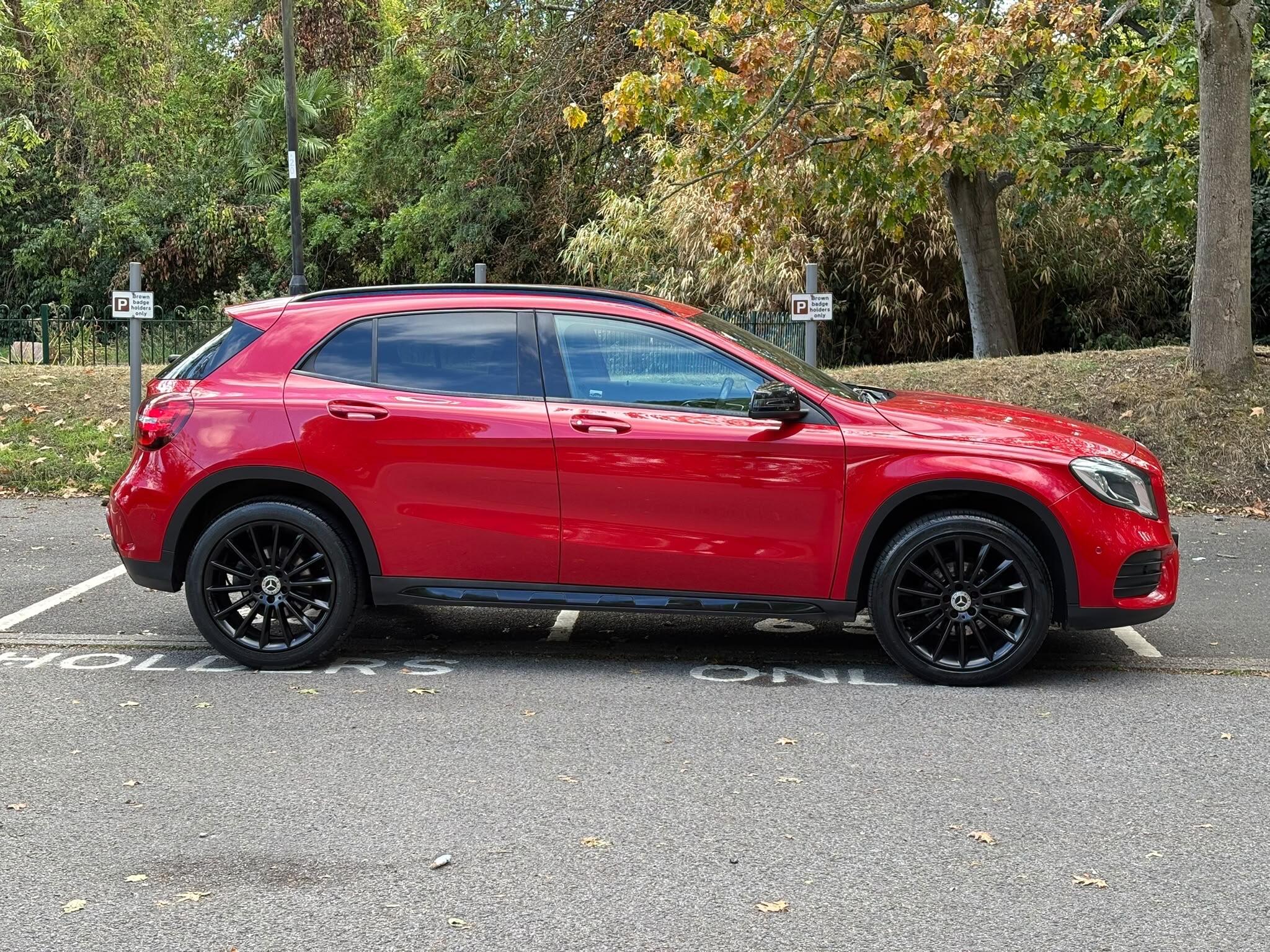 Mercedes-Benz Gla view 3