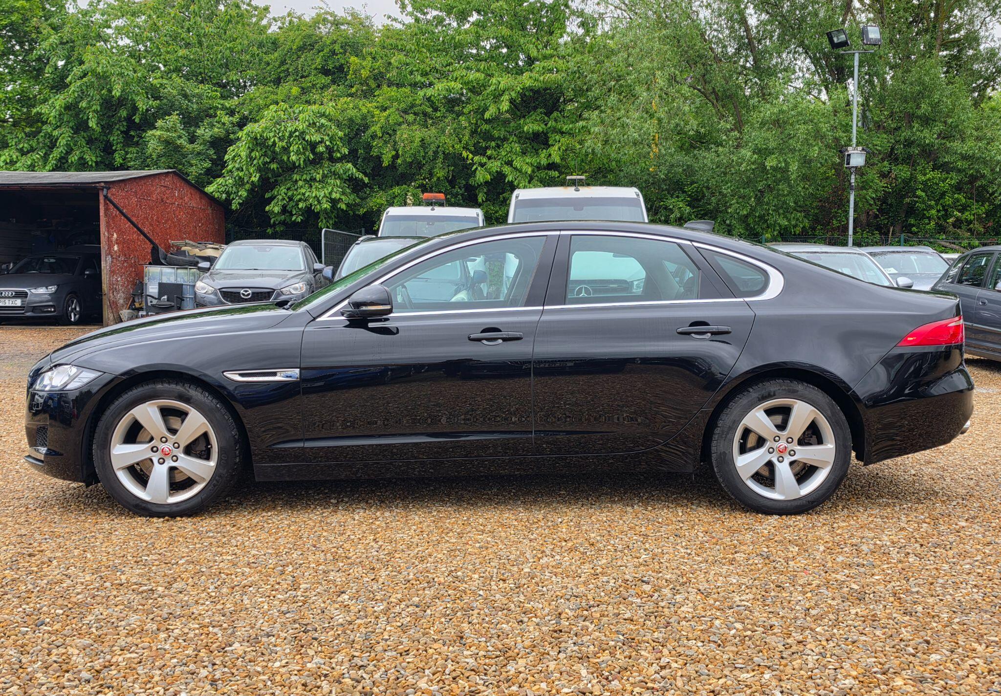 Jaguar XF view 6