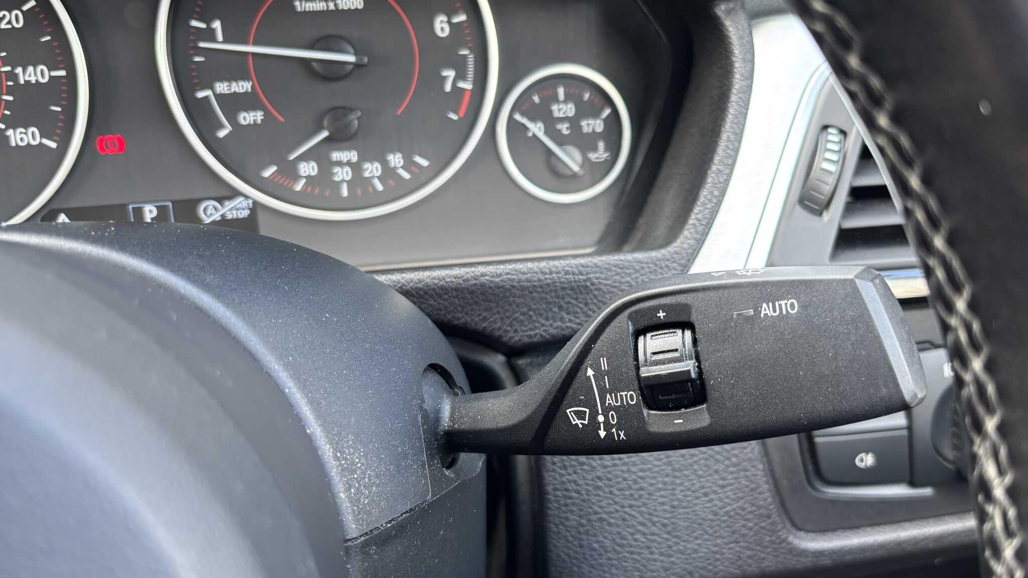BMW 3 Series view 28