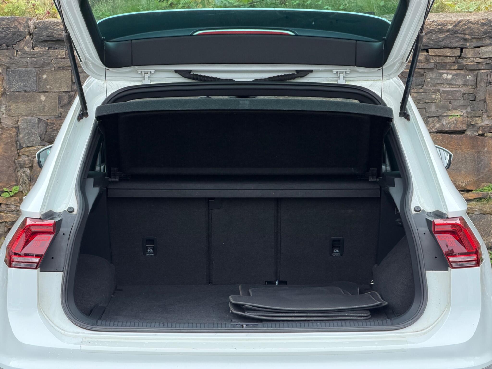Volkswagen Tiguan view 24