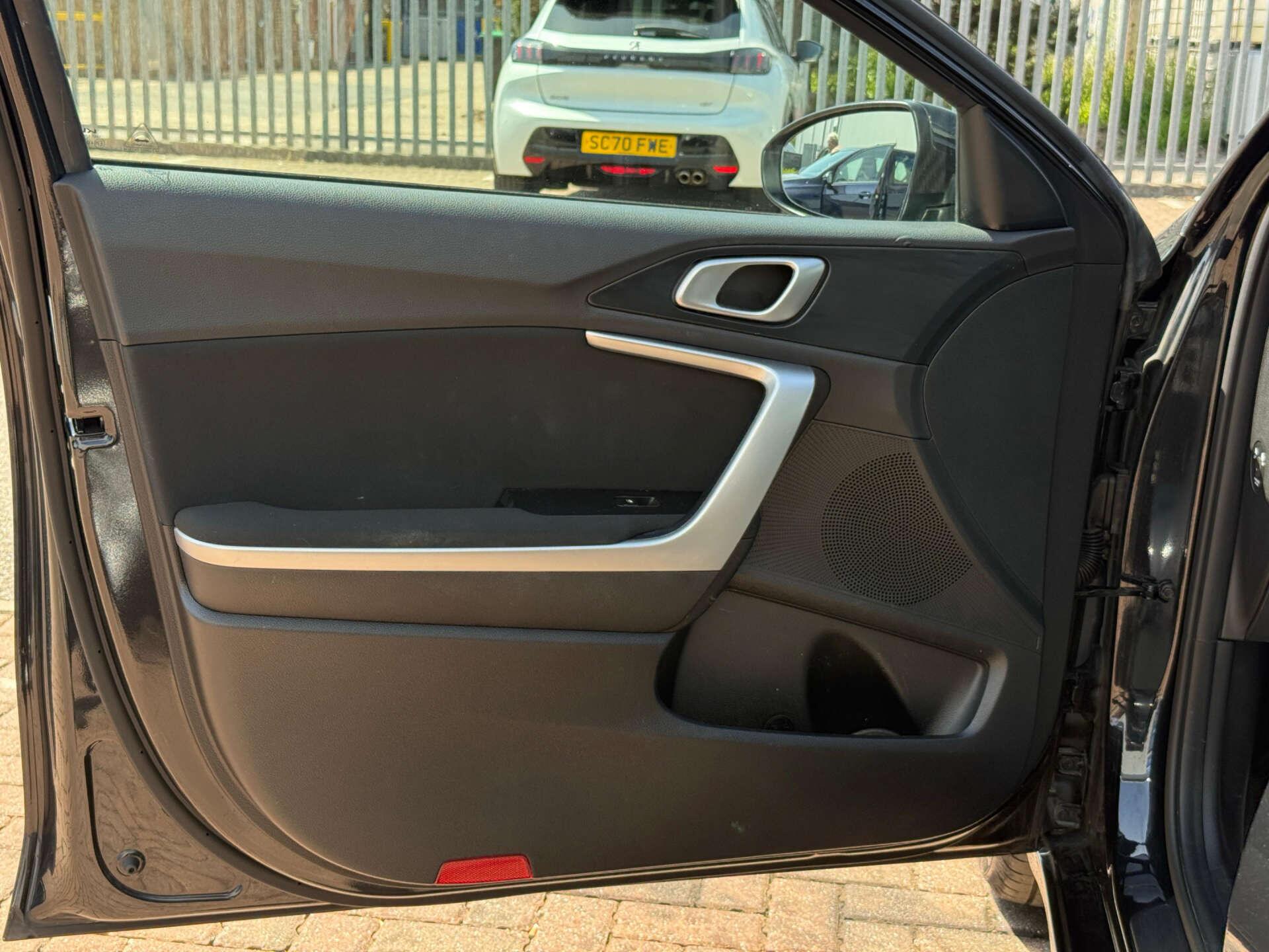 Kia Ceed view 41