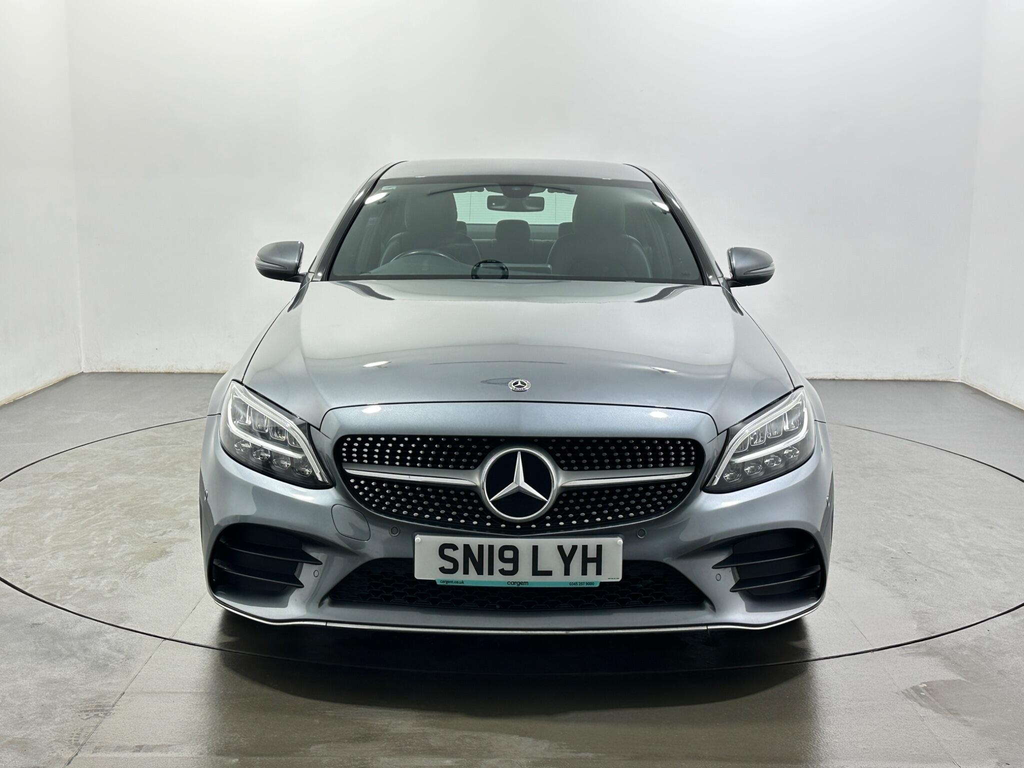 Mercedes-Benz C-Class view 3