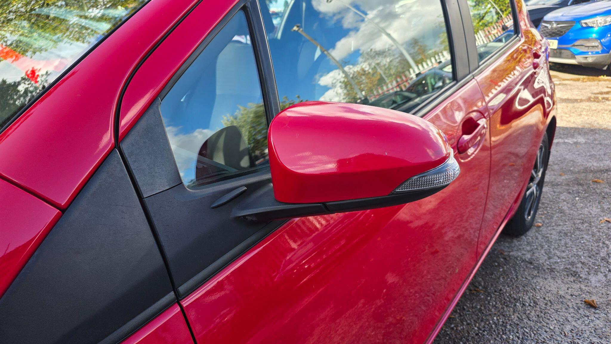 Toyota Yaris view 14