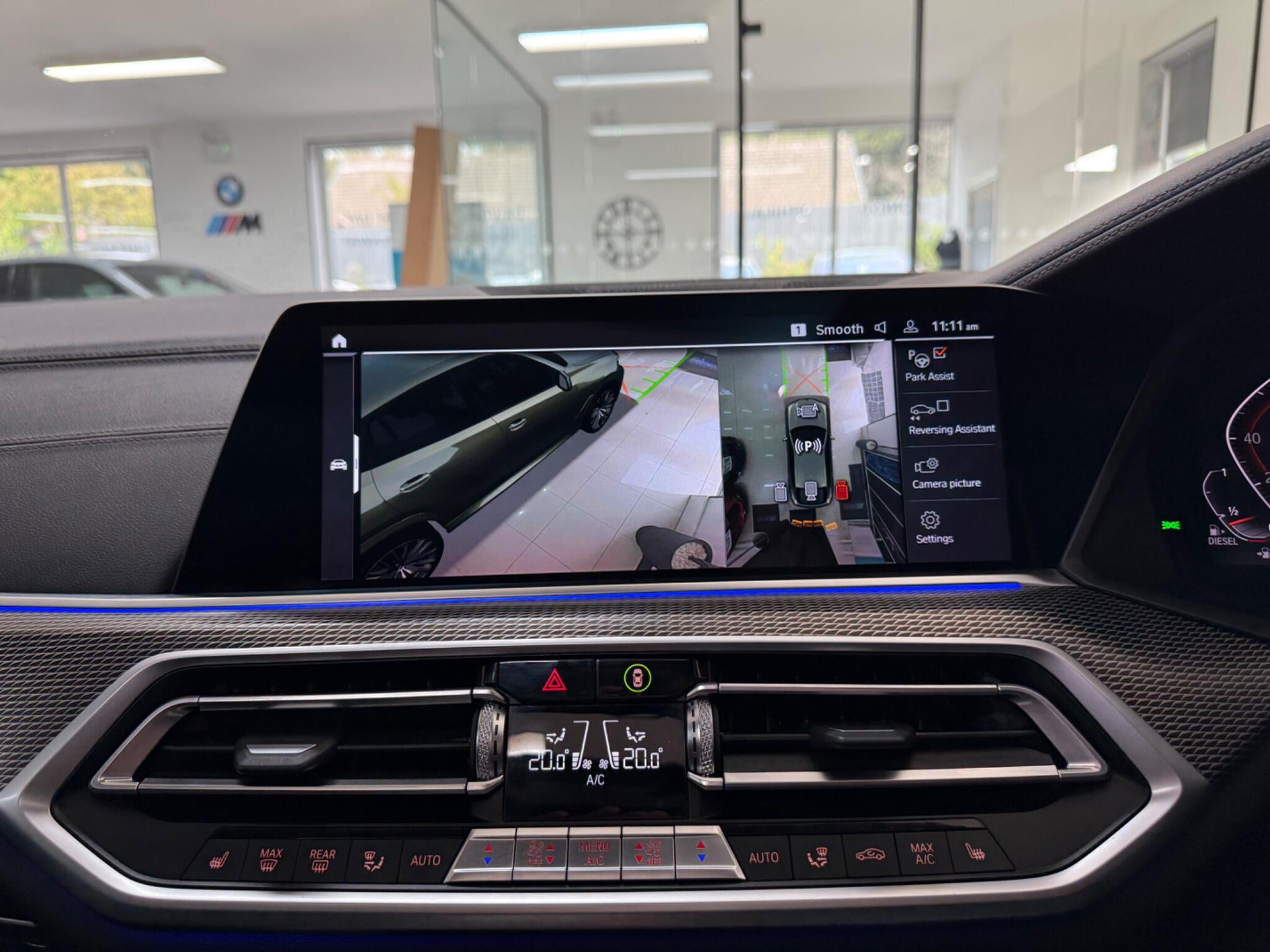 BMW X6 view 14
