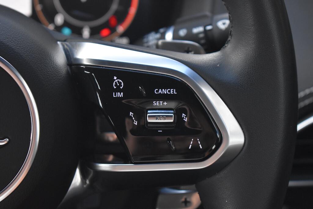 Jaguar Xe view 56