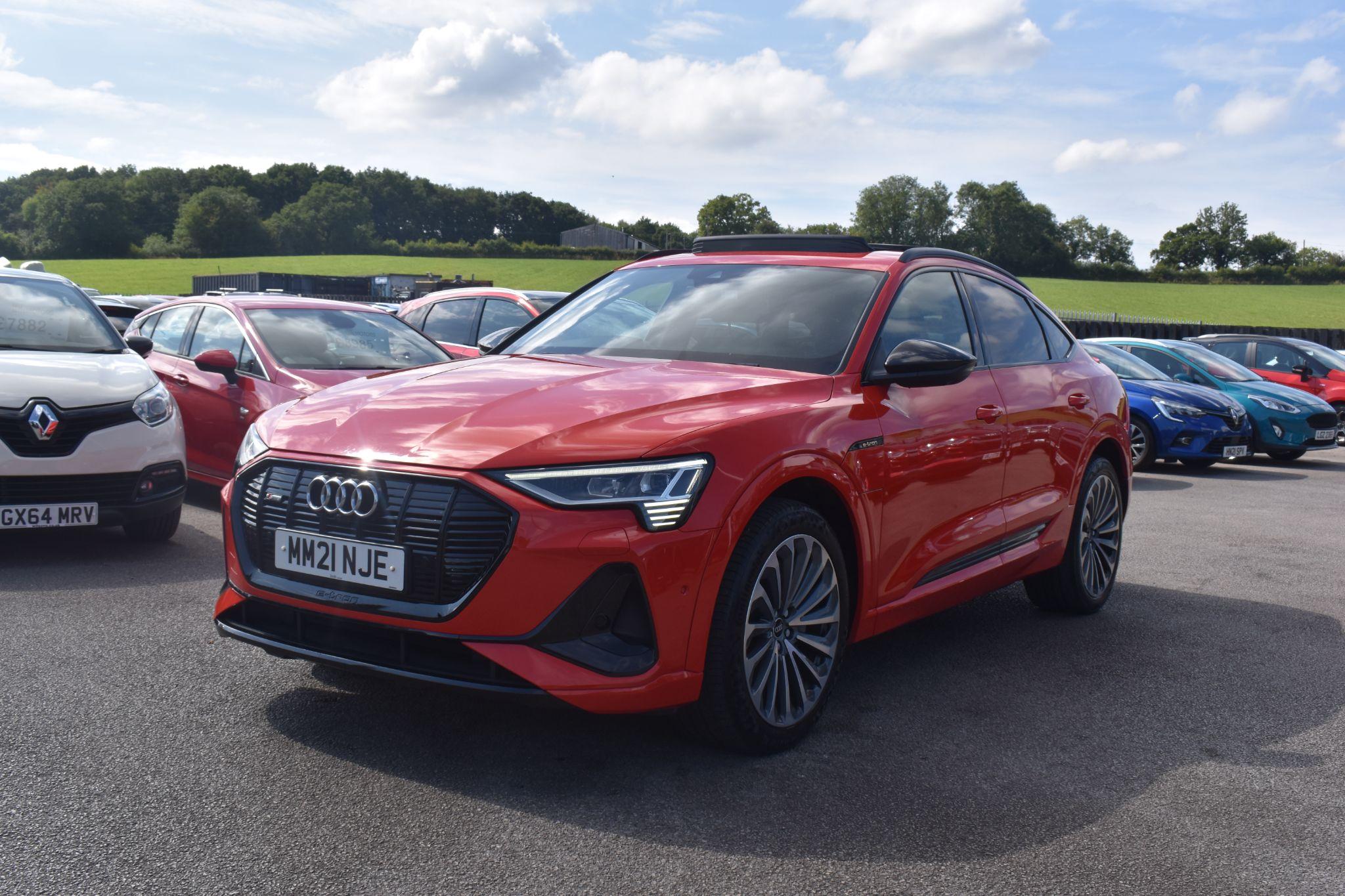 e-tron - 55 Launch Edition Sportback Auto quattro 5dr 95kWh - Image 12