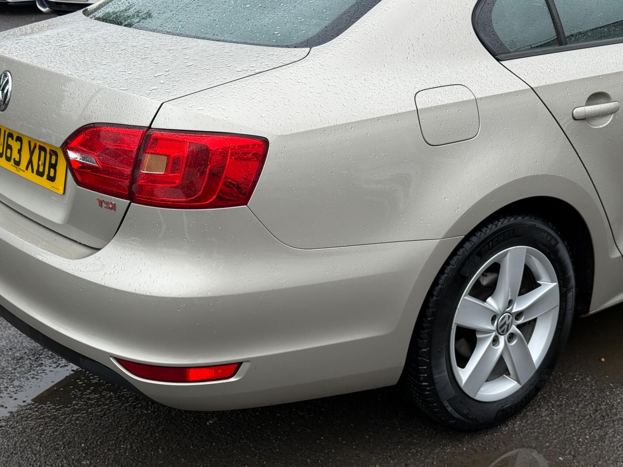 Volkswagen Jetta - Image 25
