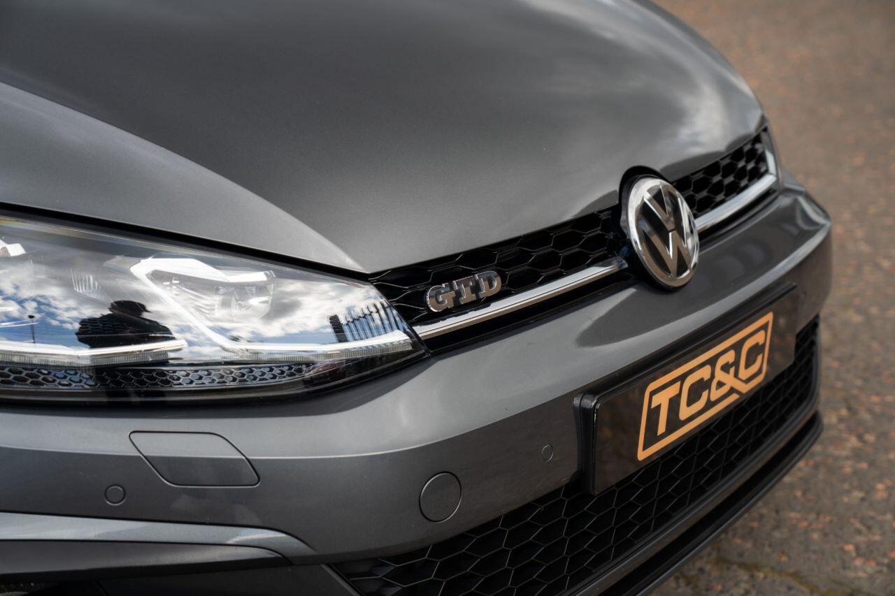 Volkswagen Golf view 90