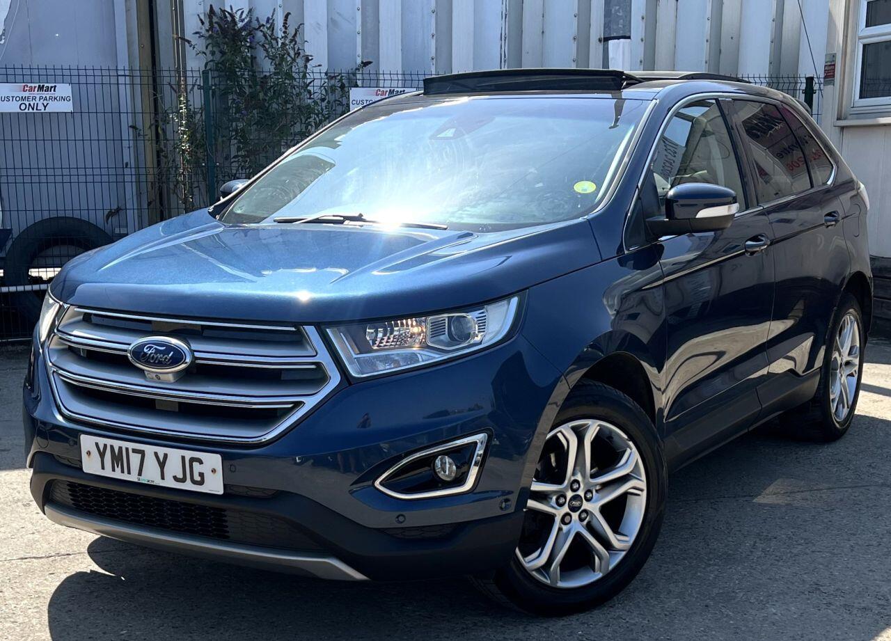 Ford Edge view 3