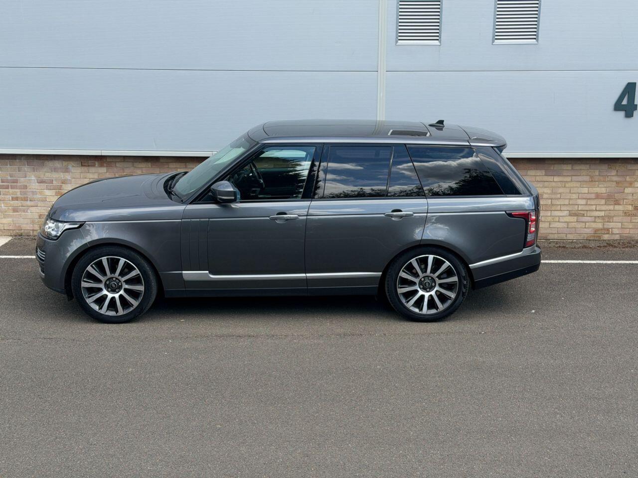 Land Rover Range Rover view 17