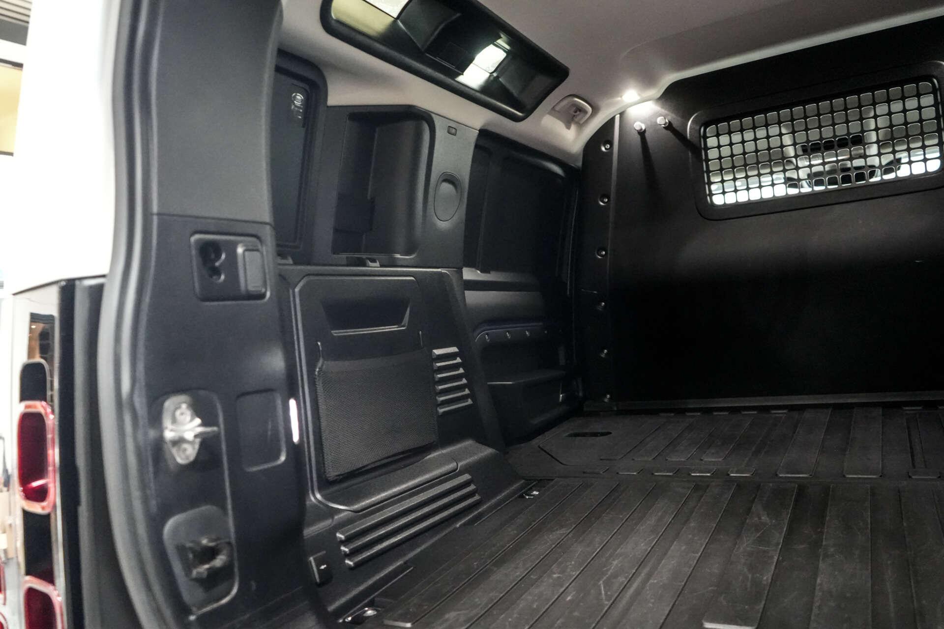 Land Rover Defender view 15