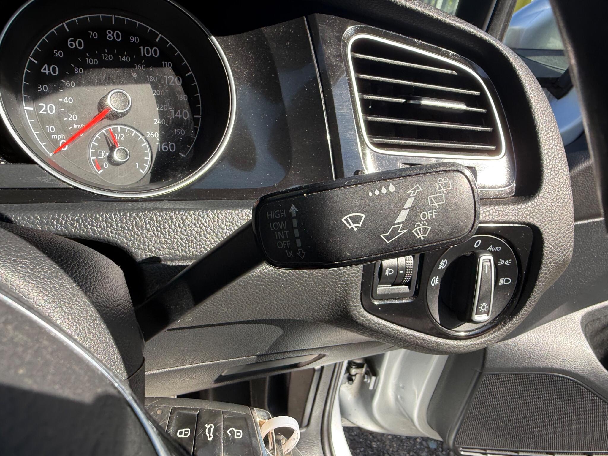 2014 Volkswagen Golf image 17