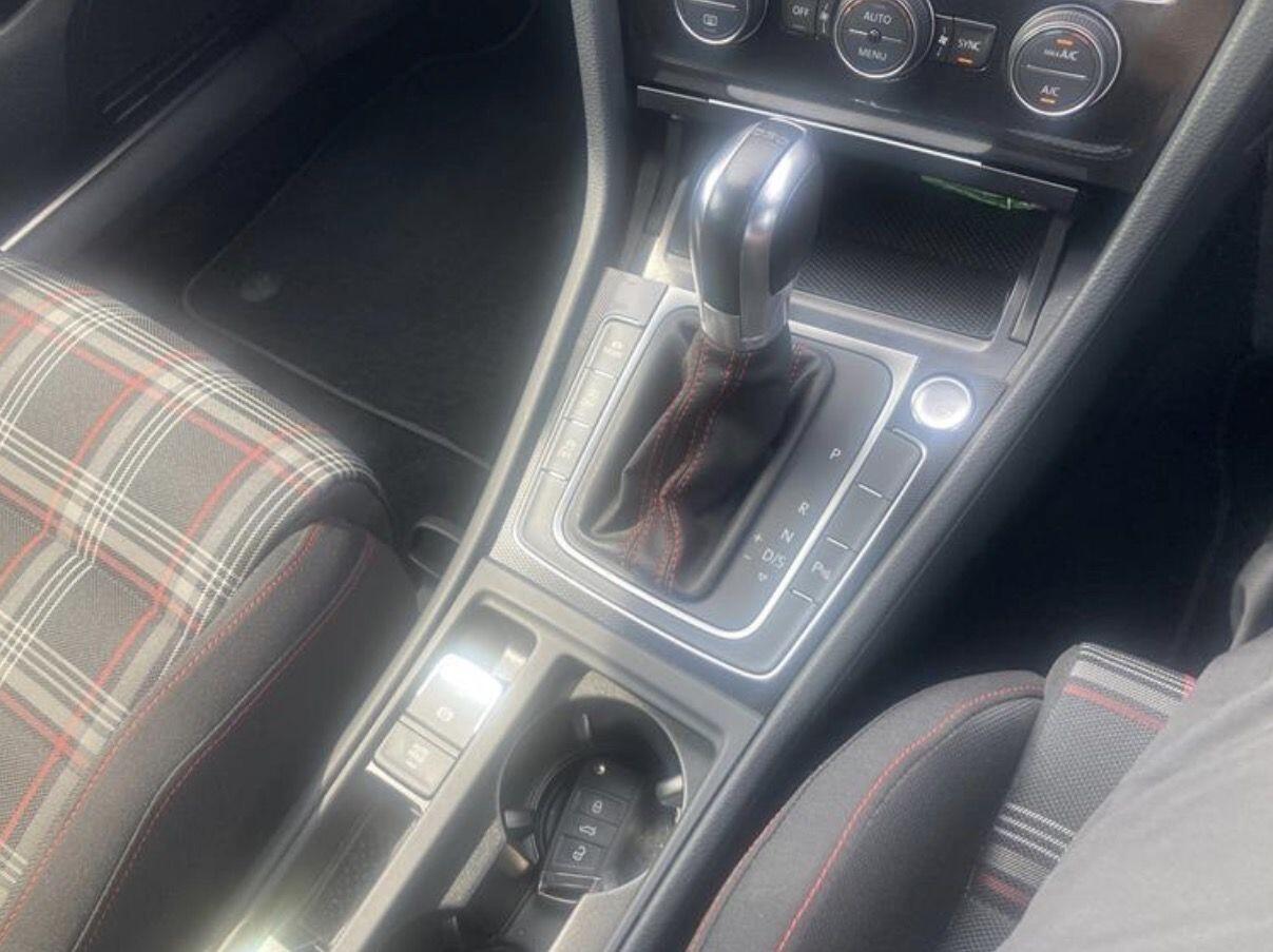 Volkswagen Golf view 9