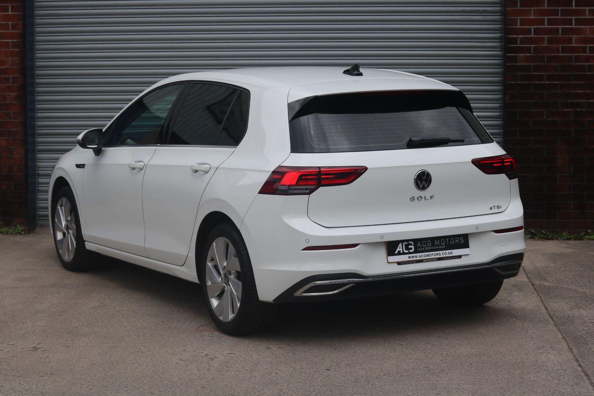 Volkswagen Golf view 2