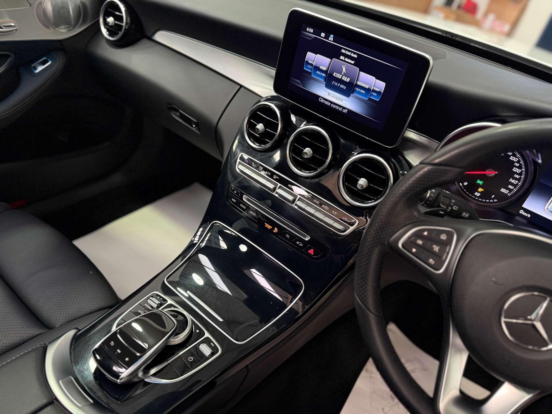 Mercedes-Benz C-Class view 21