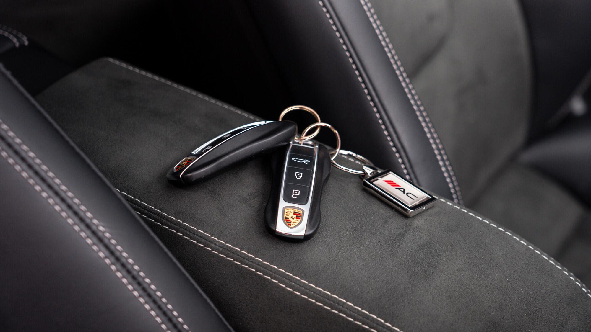 Porsche 911 view 58