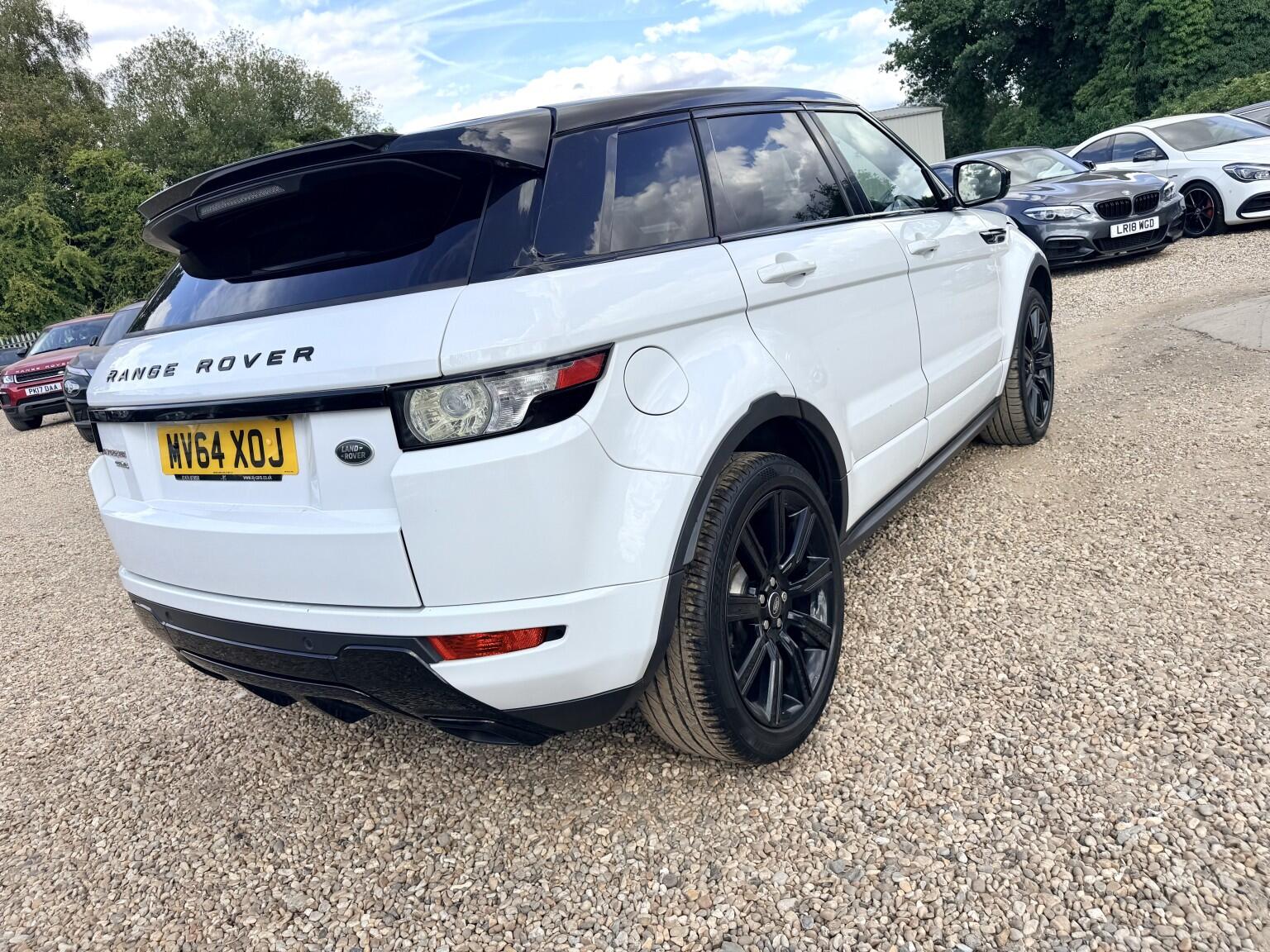 Land Rover Range Rover Evoque view 3