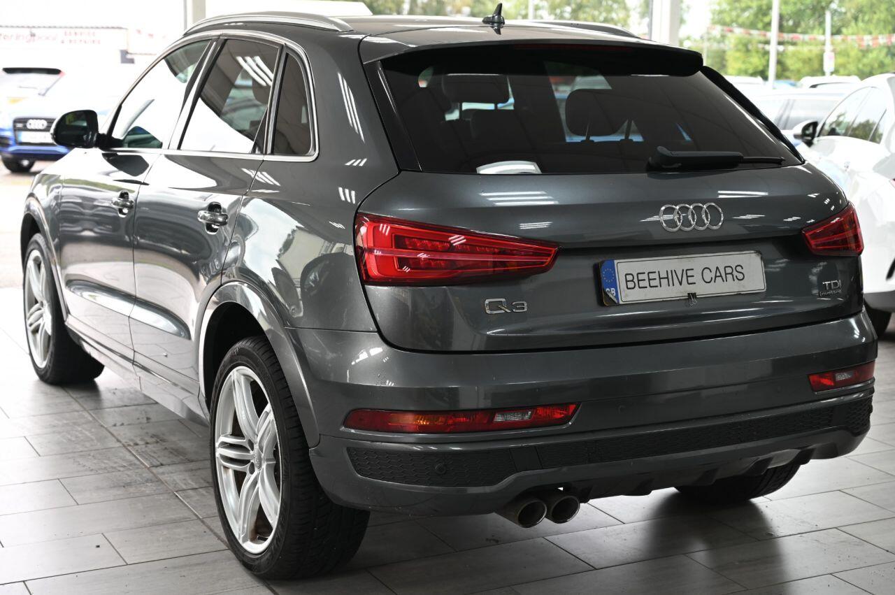 Audi Q3 view 11