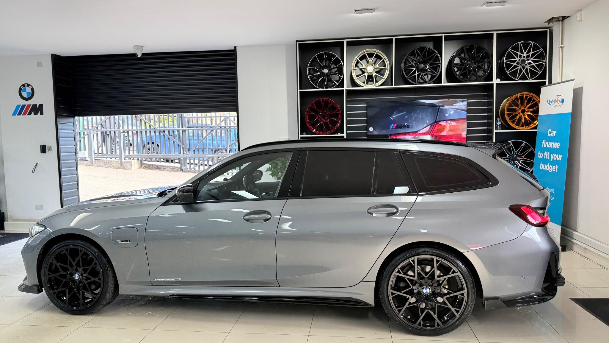 BMW 3 Series view 38