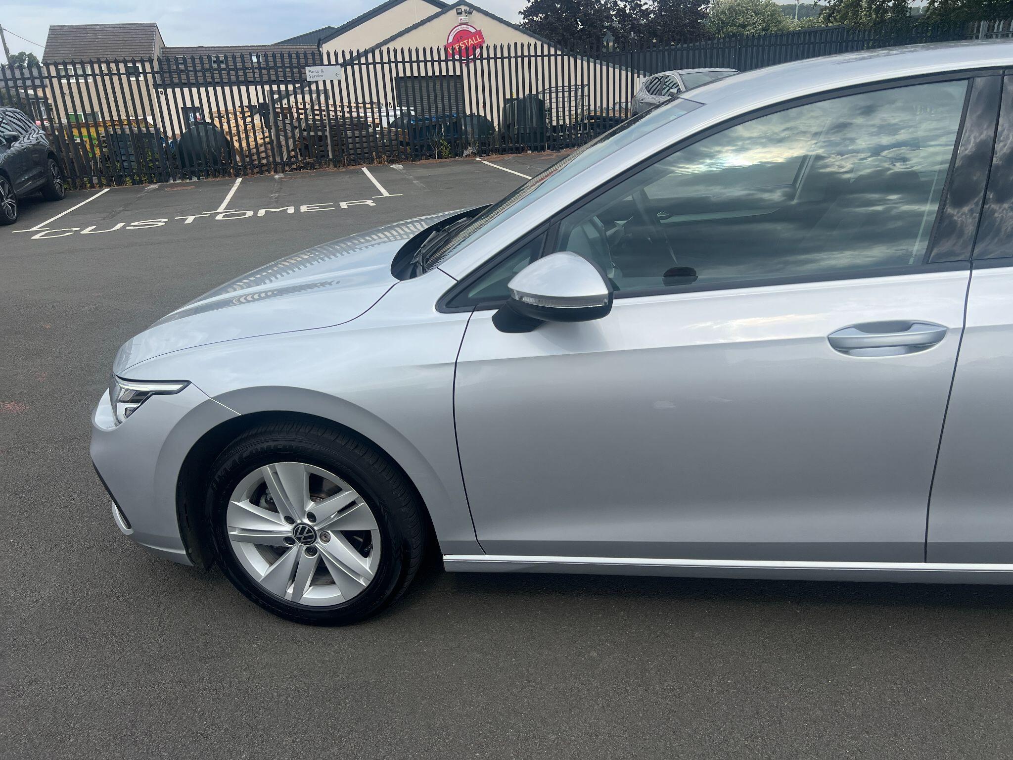 Volkswagen Golf view 10