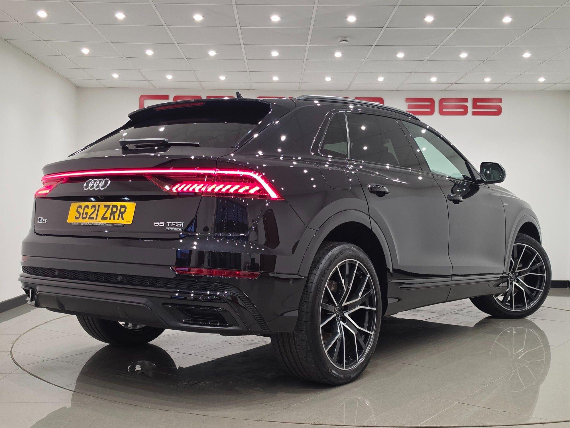 Audi Q8 view 68