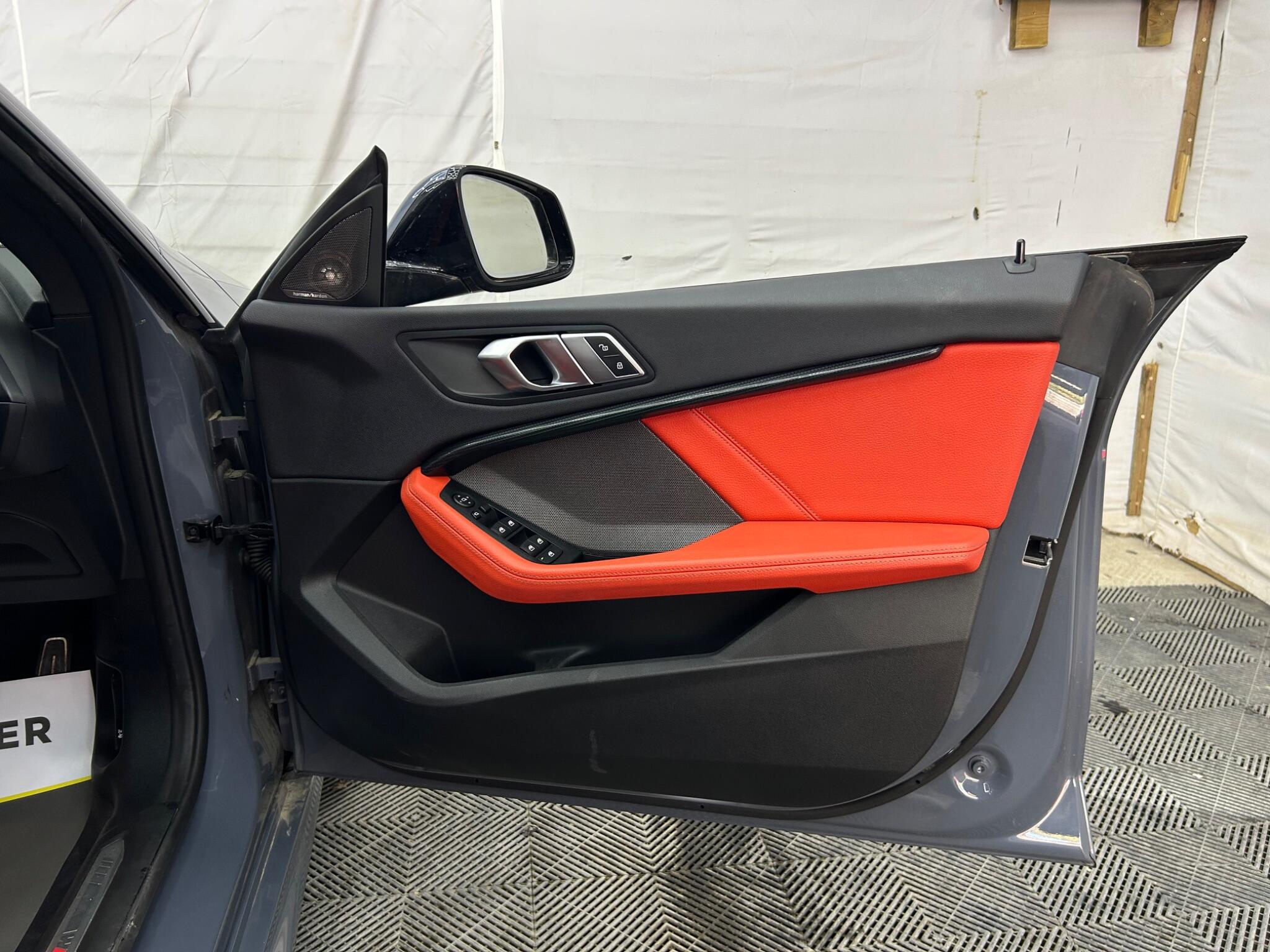 BMW 2 Series view 28