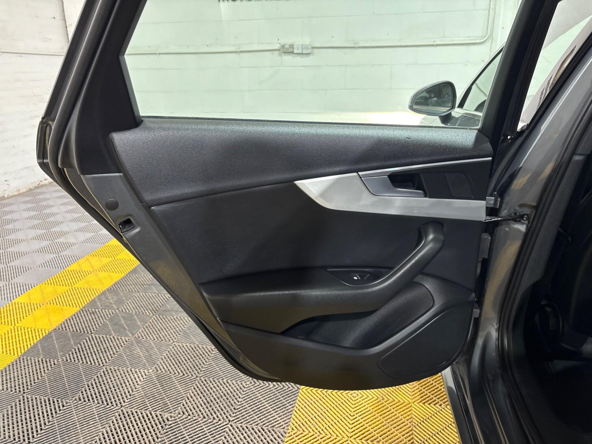Audi A4 view 38