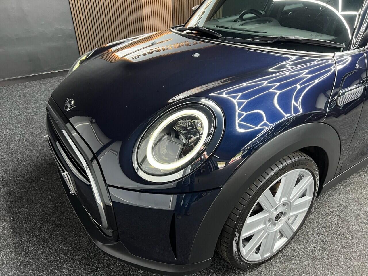 Mini Hatch view 23