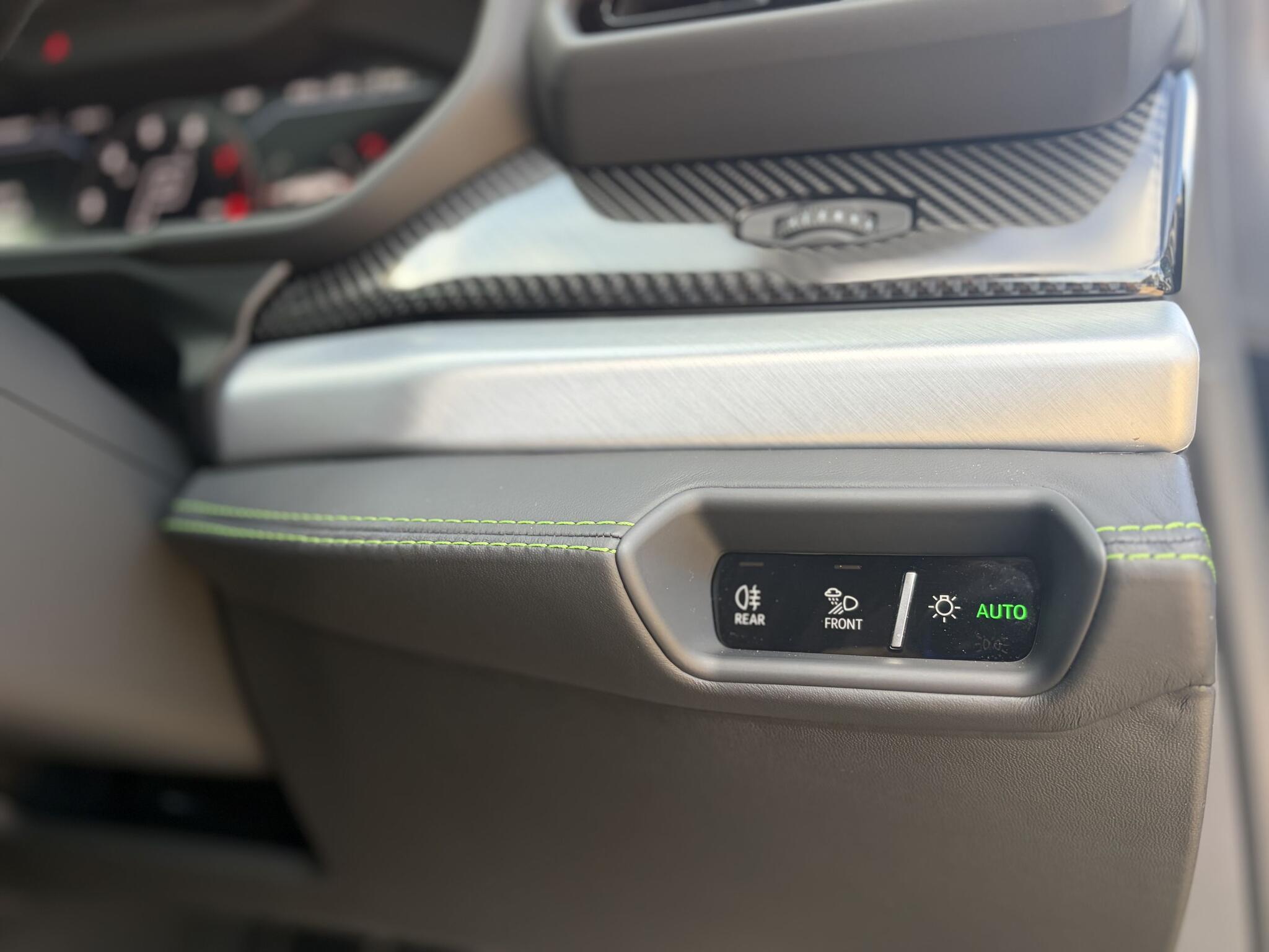 Lamborghini Urus view 39
