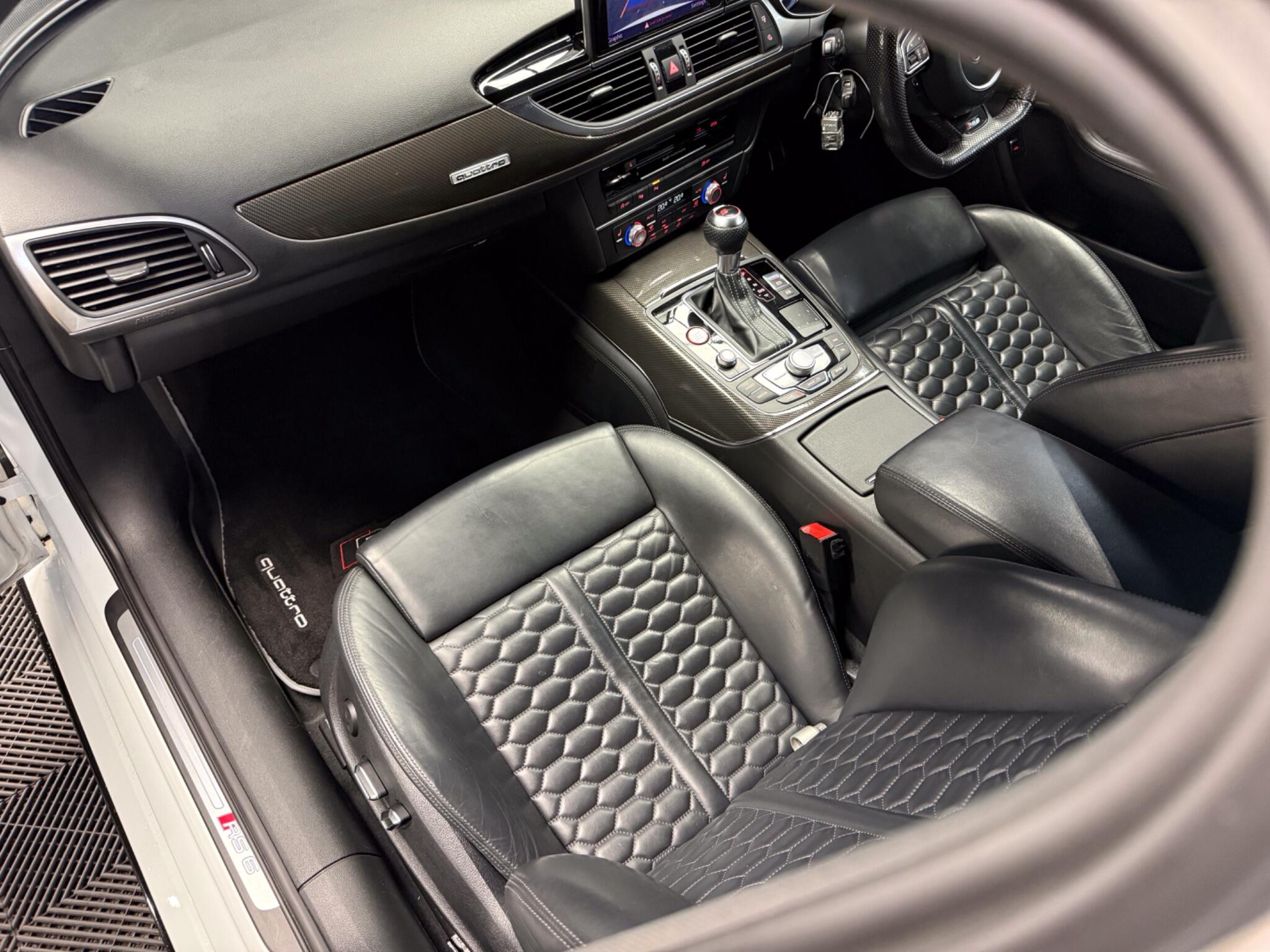 Audi RS6 Avant view 24